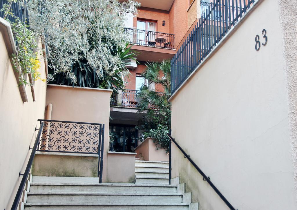 Fermata San Pietro - Appartamento Con Parcheggio โรม ภายนอก รูปภาพ