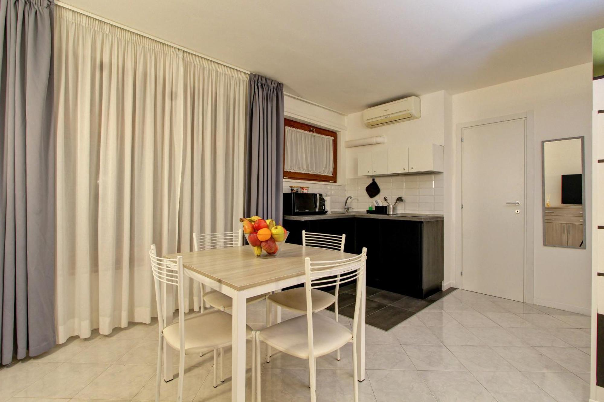 Fermata San Pietro - Appartamento Con Parcheggio โรม ภายนอก รูปภาพ