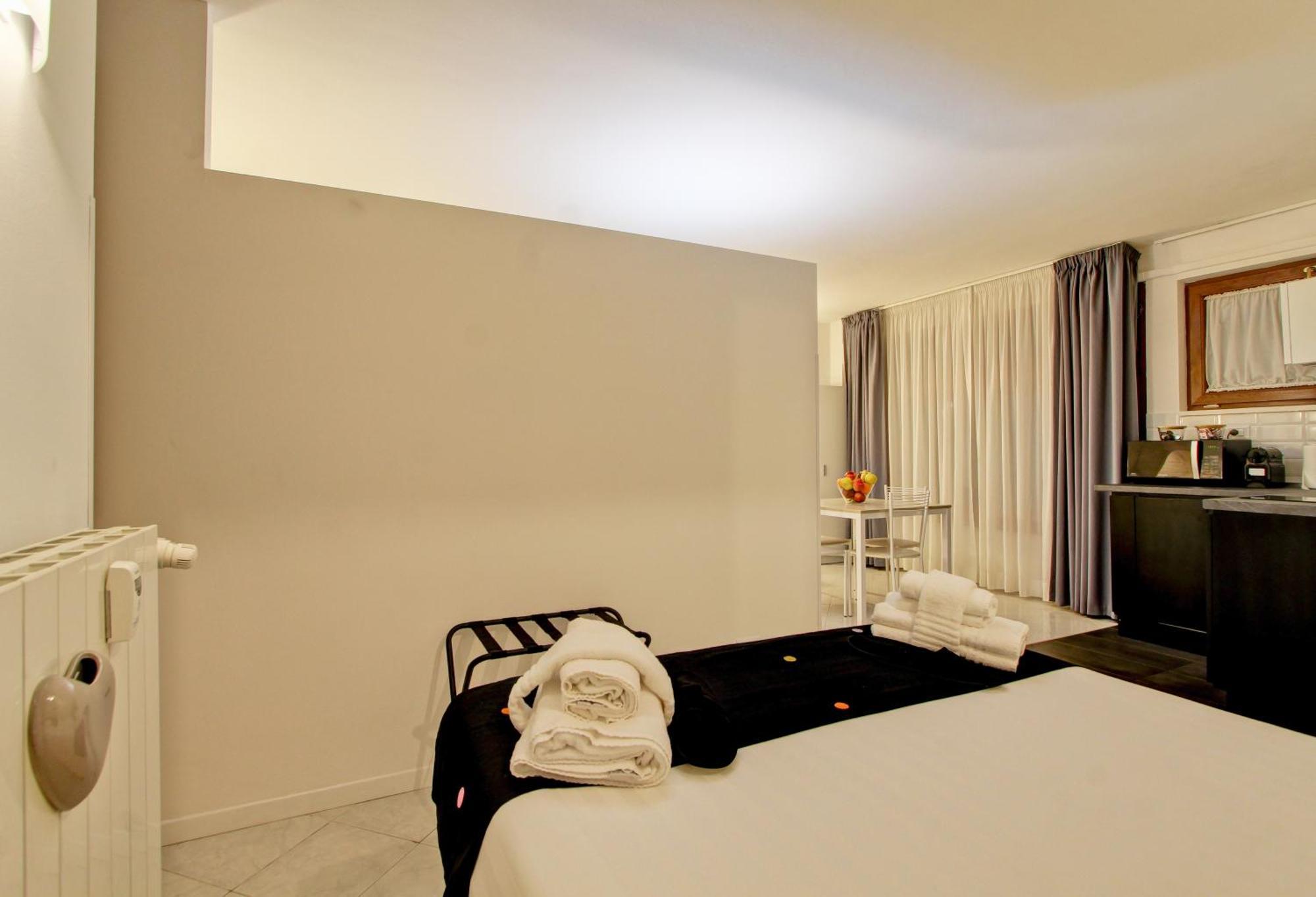 Fermata San Pietro - Appartamento Con Parcheggio โรม ภายนอก รูปภาพ