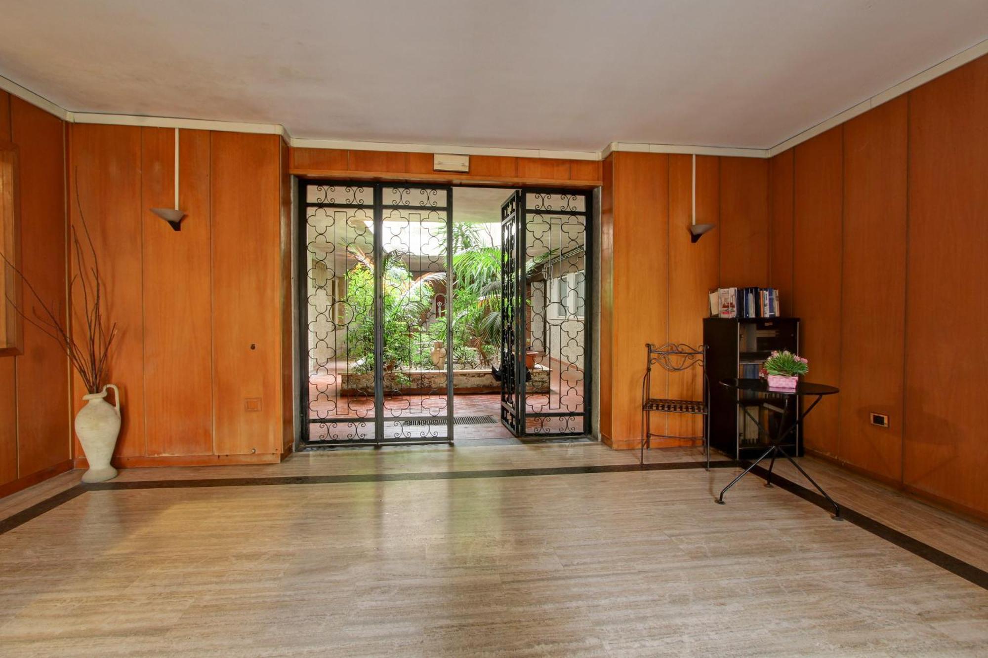 Fermata San Pietro - Appartamento Con Parcheggio โรม ภายนอก รูปภาพ