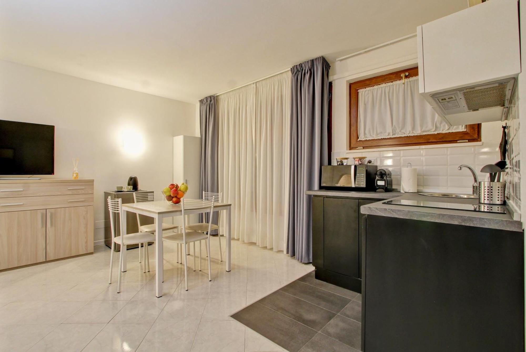 Fermata San Pietro - Appartamento Con Parcheggio โรม ภายนอก รูปภาพ